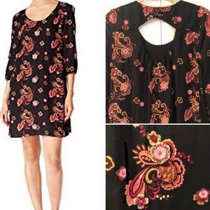 ECI -Embroidered Shift Dress-Keyhole Back-Sz M-NWT